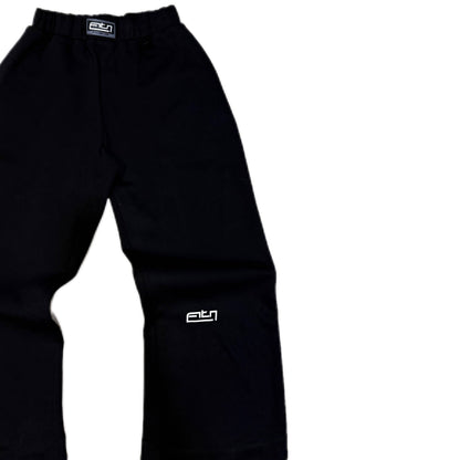 BAGGY SWEATPANTS
