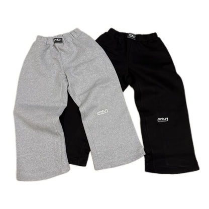 BAGGY SWEATPANTS