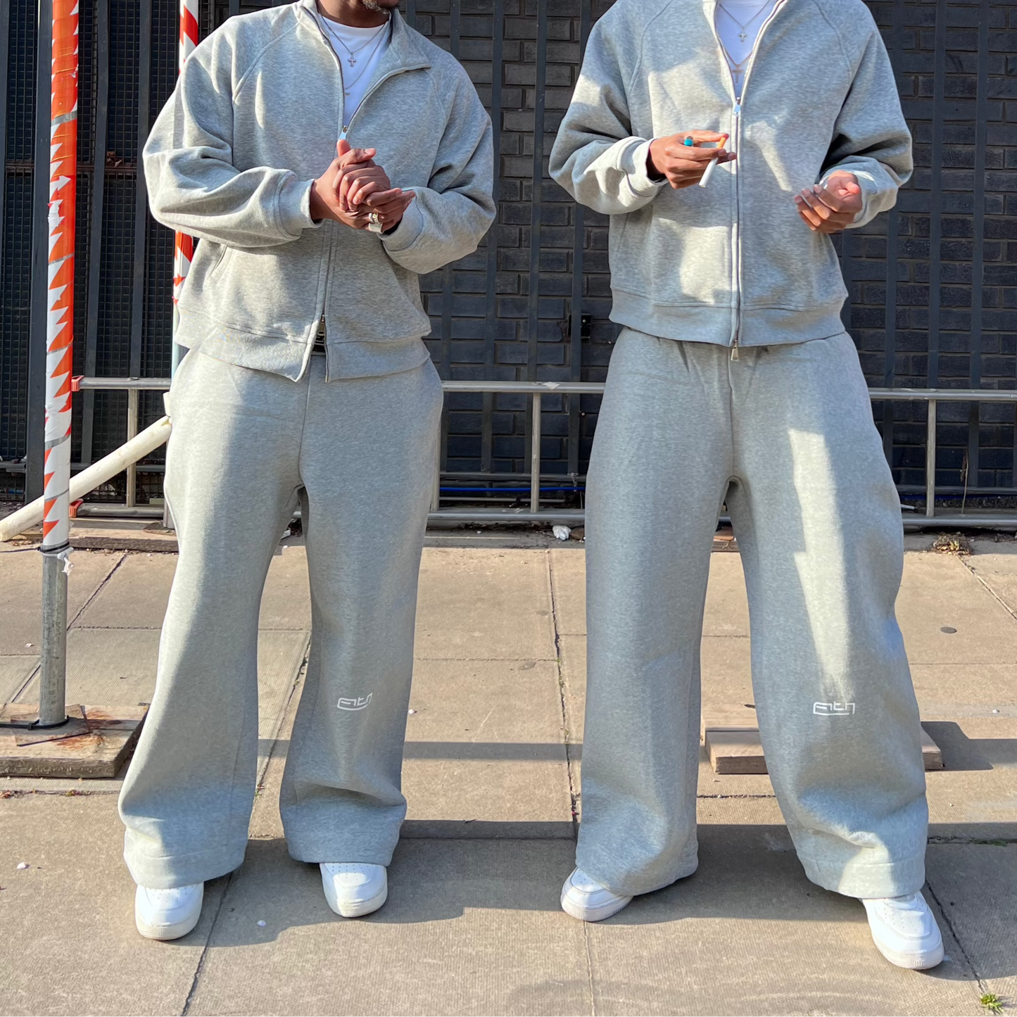 BAGGY SWEATPANTS