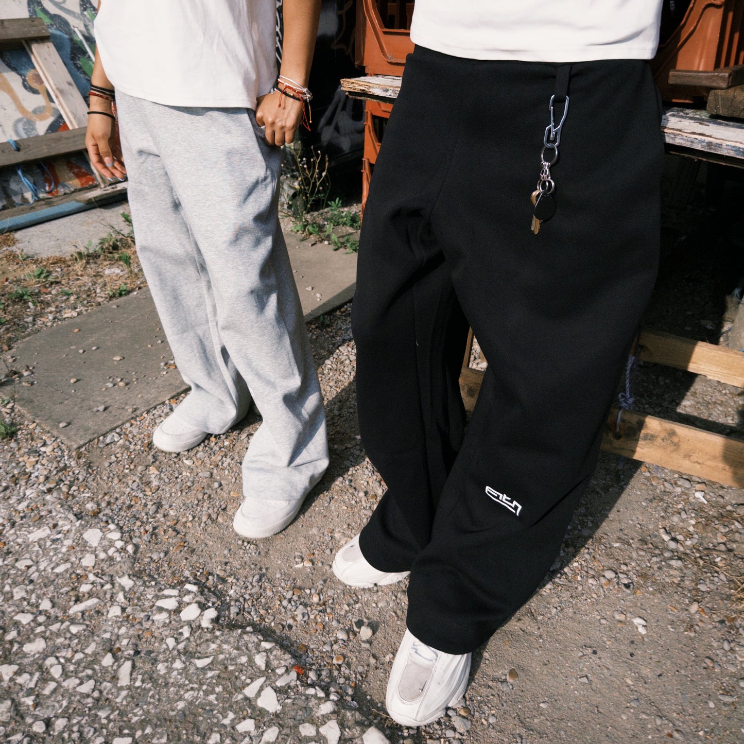 BAGGY SWEATPANTS